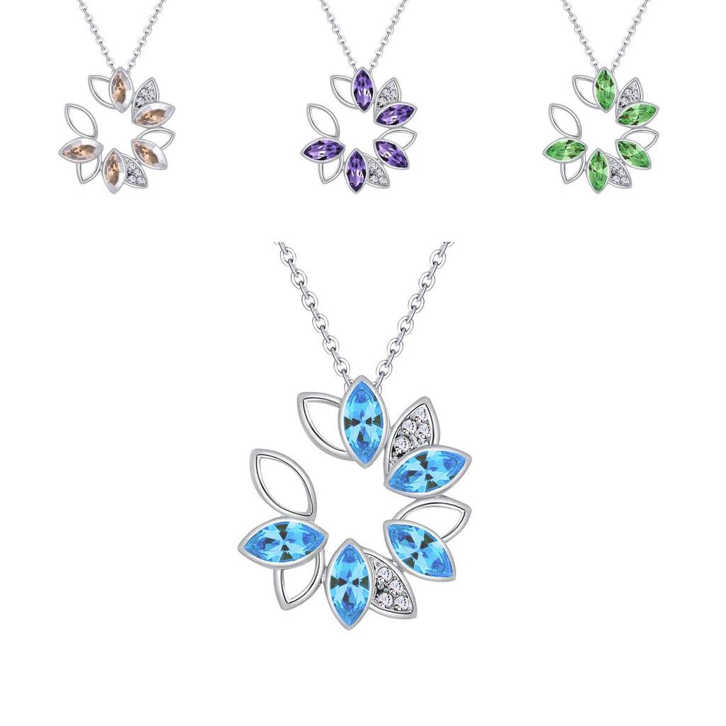 Stunning Multicolor Ladies Fashion Wreath Rhinestone Necklace Love Pendant Jewelry