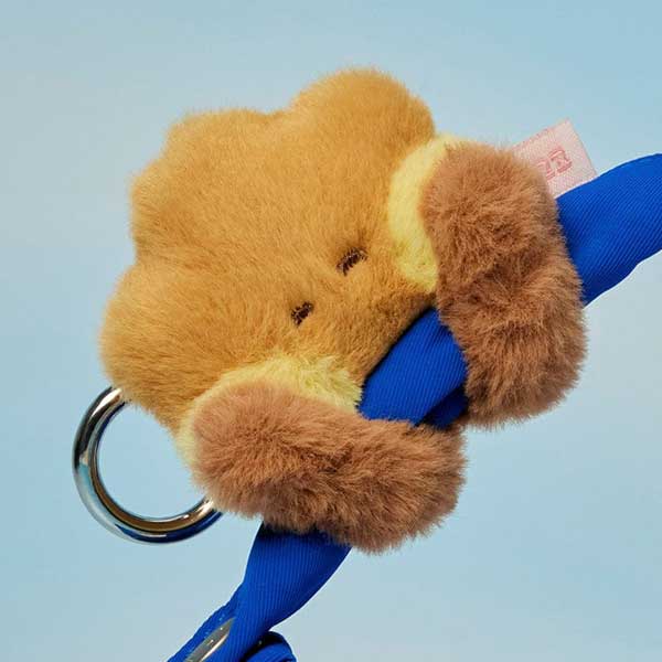 Official BT21 mini minini 'Hug Me' Magnetic Plush Keyring - Smart Travel Charm