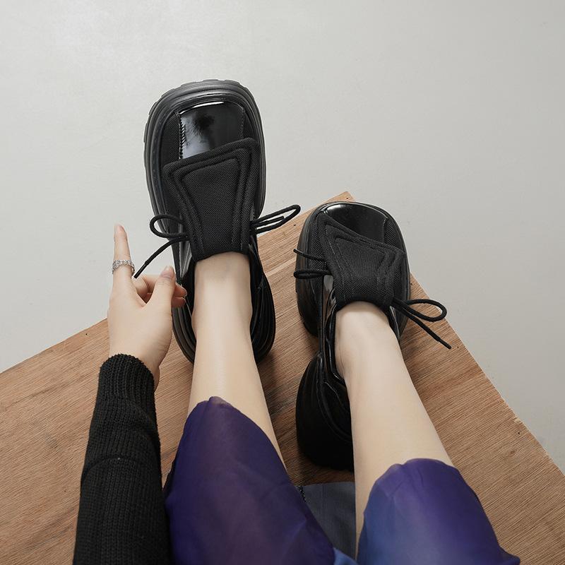 Small Leather Shoes Fashion Cool 2024 New Thick Sole Increase Pumps Chain Accessories Retro Versatile Single Shoes Female Autumn