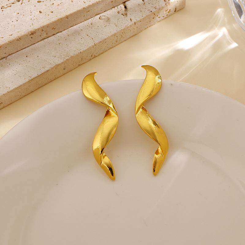 Simple Irregular Metal Waves Stud Earrings for Women Temperament Personality Gold Color Twisted Earring Jewelry Accessories Gift