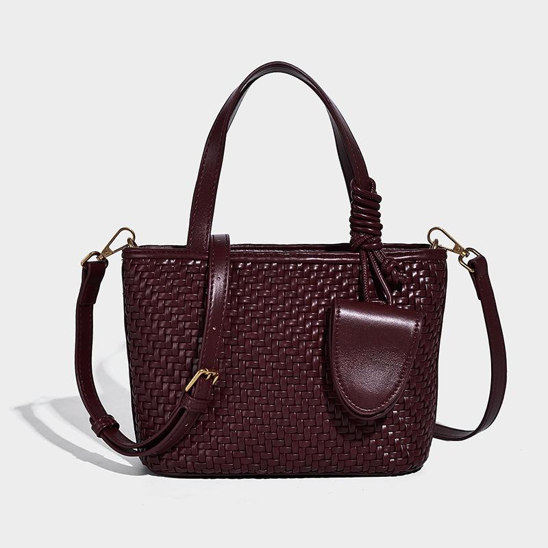 High-end Hand-woven Bag 2025 Autumn Winter New Style Basket Bag Fashionable Shoulder Bag Stylish Versatile Crossbody Bag