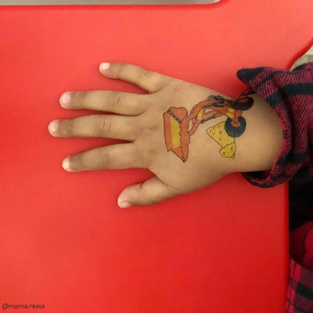 Tatuaggi Temporanei Per Bambini A Tema Escavatore – 10 Fogli Con Camion, Gru E Bulldozer – Impermeabili E Sicuri