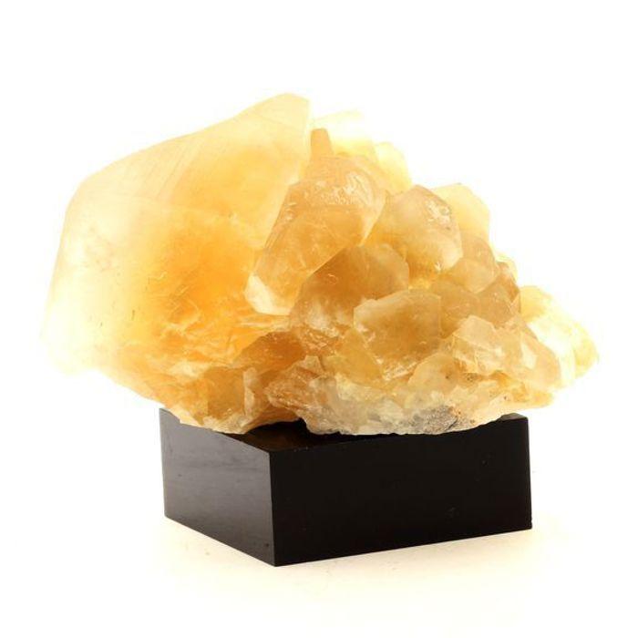 Pierres et Minéraux. Calcite. 1869.0 ct. La Sambre Quarry, Landelies, Belgique.