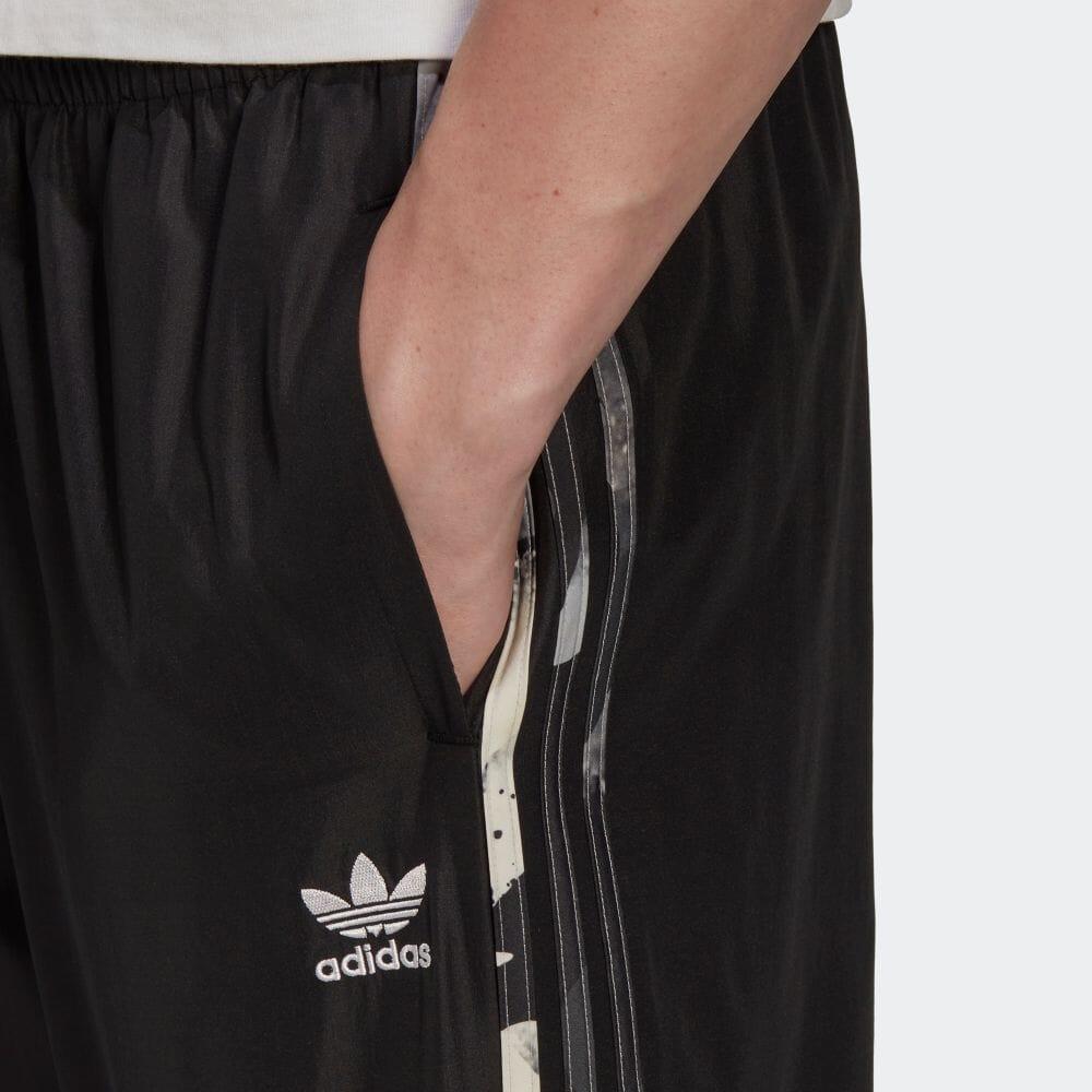 Adidas Originals Trefoil Logo Print Loose Fit Pocket Detail Cargo Pants Men Pants Black HK2809