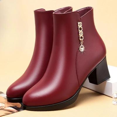 Plus Size 35-42 Women's Winter Leather Shoes Plus Velvet Non-slip Thick-heeled Short Boots