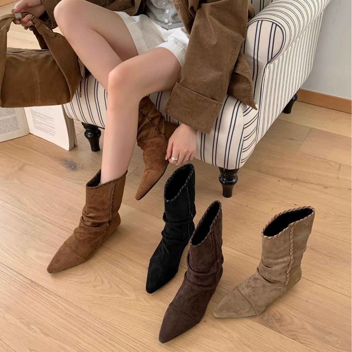 

2025 осень и зима новая замшевая остроносая с напуском средняя труба тонкий наклонный каблук Мартин женские короткие ботинки 39 кофейный