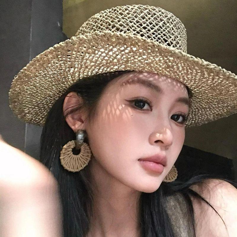 

Altay Shout ~ Retro Imitation Bamboo Rattan Straw Earrings Female Fancy Niche Design Earrings Vacation Style Ear Studs Earrings