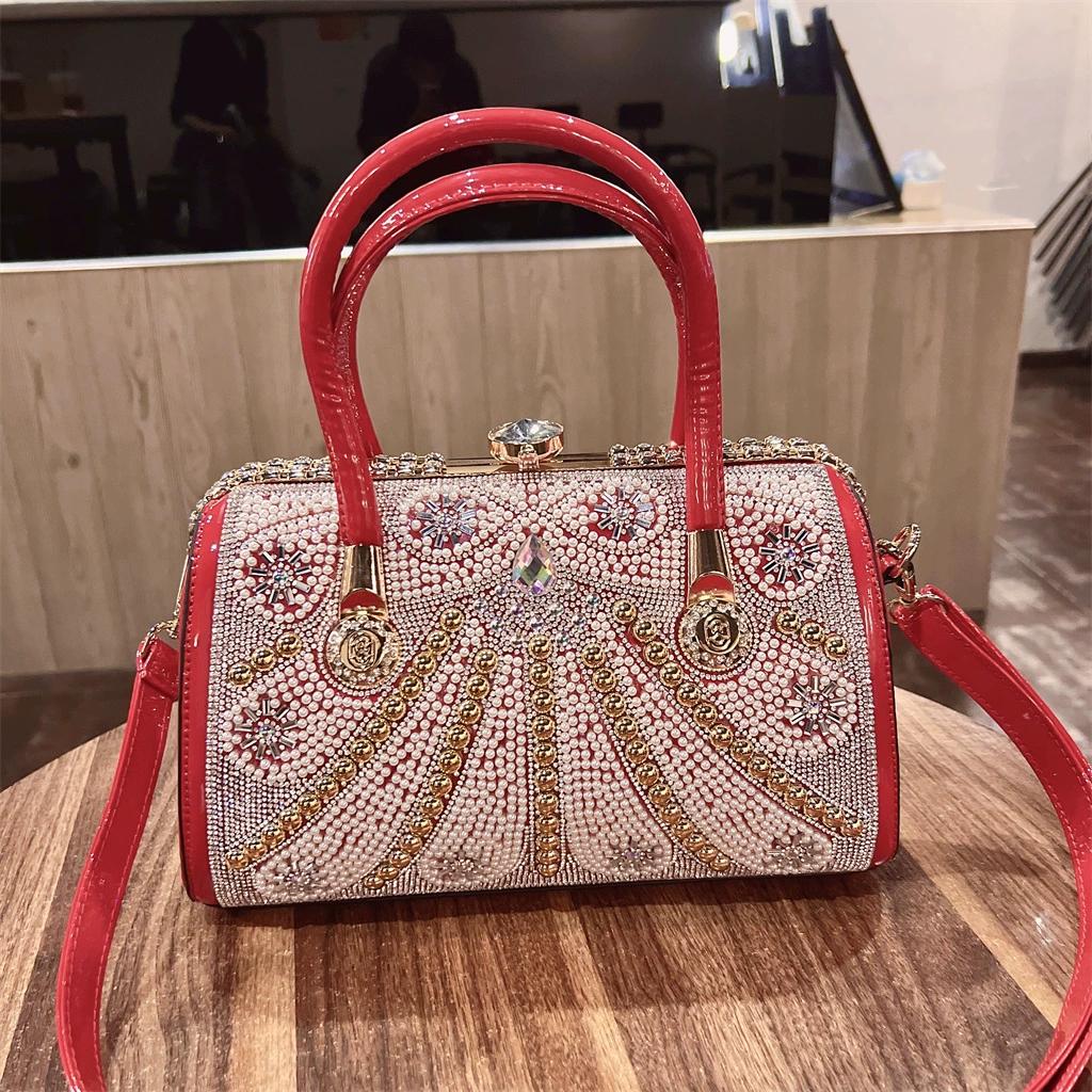 Bolso bandolera de un solo hombro con tachuelas de diamantes de moda nuevo de 2024