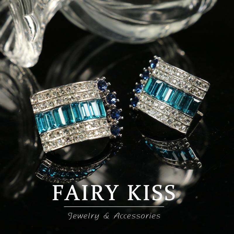 

Heavy Industry Personality Inlaid with Diamonds Exquisite Gold-plated Silver Needle Earrings Classic Jewelry Necklace Stud Earrings Set