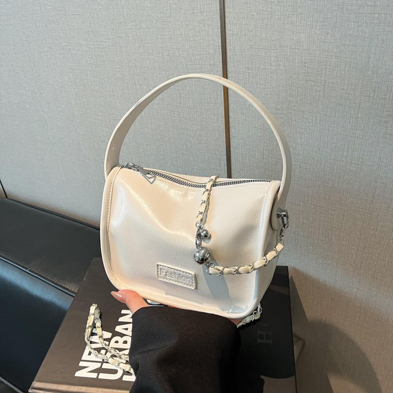 Premium texture small bag women's 2025 new fashion chain shoulder messenger bag versatile patent leather portable small square bag