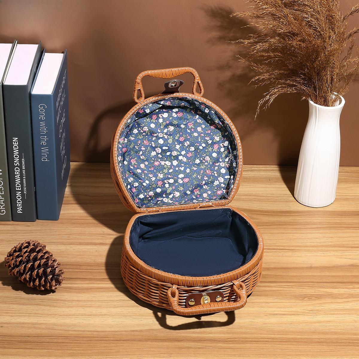 Retro Rattan Suitcase with Hand Gift Box Manual Woven Cosmetic Storage Box Wicker Rattan Picnic Laundry Baskets Home Storage