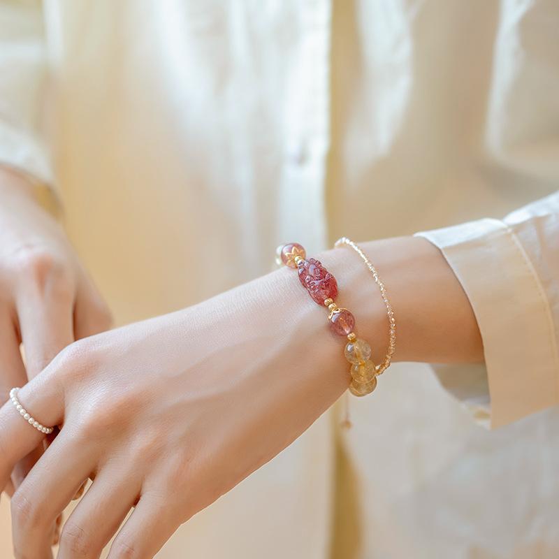 Natural Golden Hair Crystal Citrine Bracelet Lucky Transfer Pixiu Strawberry Crystal Bracelet To Give Girlfriends Gifts