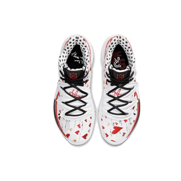 Nike Sneaker Kyrie 5 Room Mom Bianca da Uomo CU0677-100