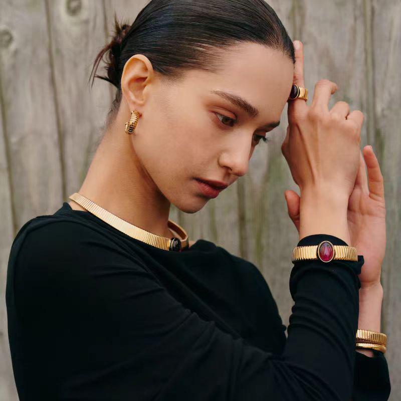 Rome Gladiator Soft Bracelet: Retro High-End Fashion, Niche Design, Versatile & Simple.