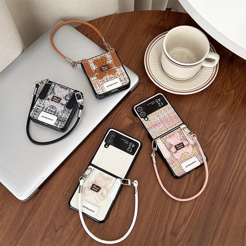Little Bear Checkered Phone Case for Samsung ZFLP6 Flip Flip Folding Screen Findn3Flip Handheld Rope Women's Edition