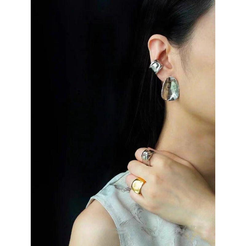 Accessible Luxury Asymmetrical Texture Wafer Female Frosty Style Earrings