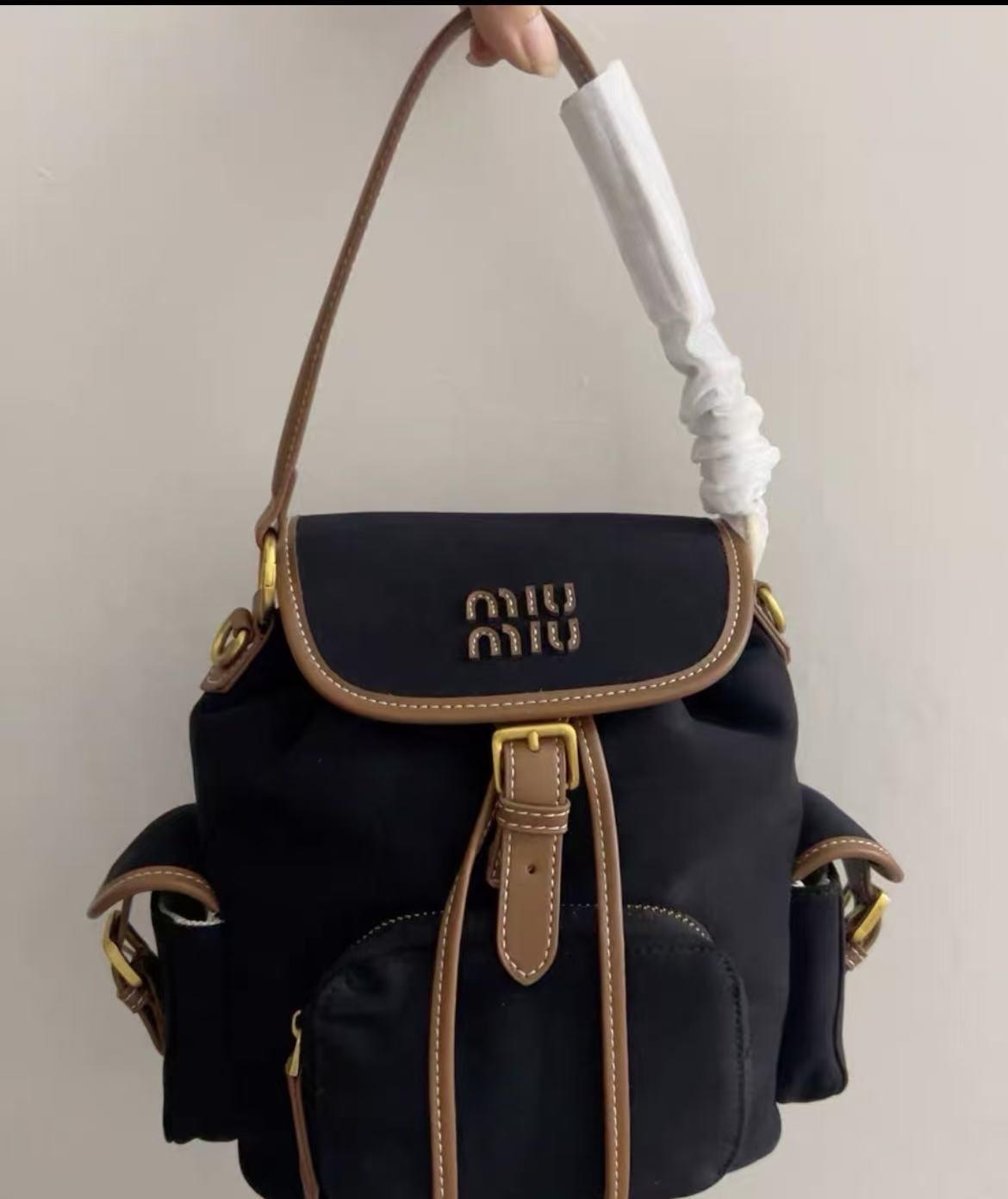 

MlUMlU2025 Retro Canvas Backpack: Women s College Style, Large Capacity, Single Shoulder Bag 18×11.5×22 cm