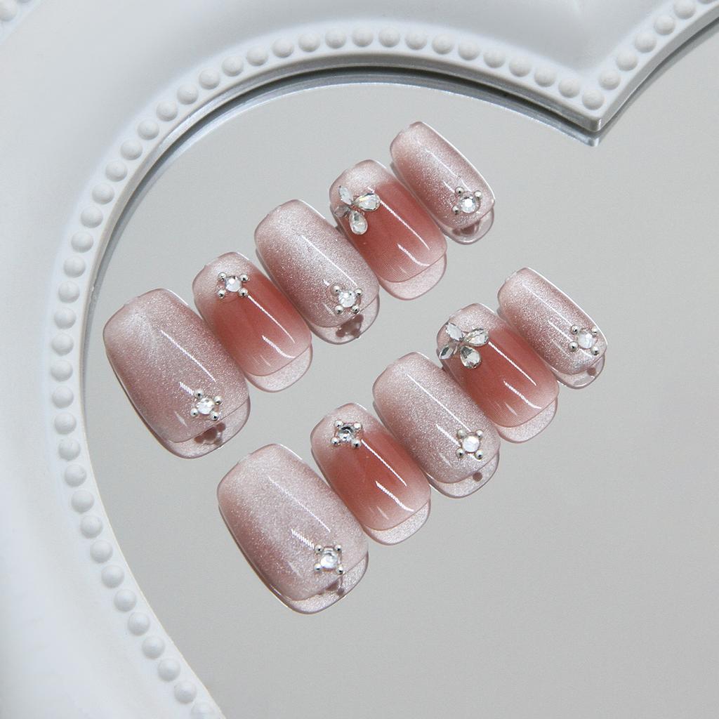 24 Pieces Cat's Eye French Girl Blush Shine Pile Diamond Sweet Flower Temperament Fashion Style Removable Nail Art 30 Pieces