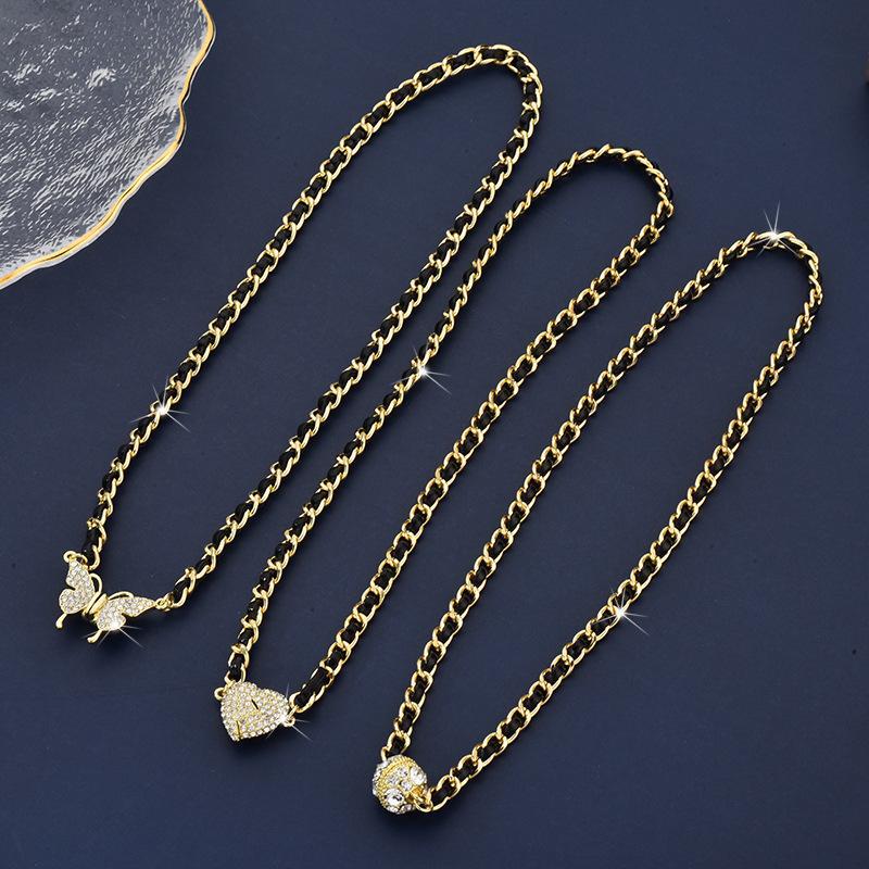 Light Luxury High-end Feeling Diamond Inlaid Magnetic Suction Love Necklace Personalized and Fashionable Women's Woven Collarbone Chain