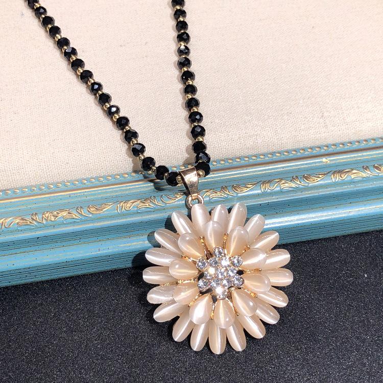 Retro Long Crystal Sweater Chain Women's Versatile Temperament Flower Pendant Necklace Fashion Ethnic Style Hanging Accessories