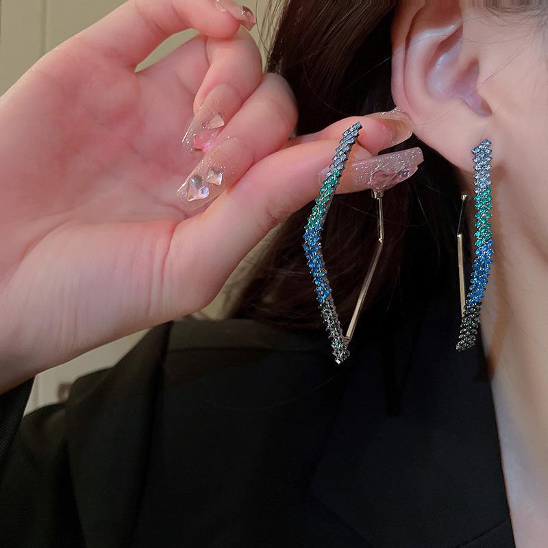 S925 Silver Needle Rhinestone Tassel Earrings - Exquisite Long Claw Chain with Colored Diamonds, European & American Style
