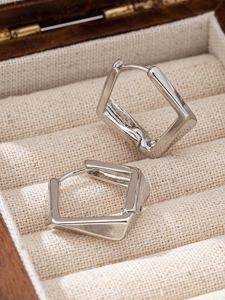 New cold and smooth geometric ear buckles, simple temperament trendy earrings