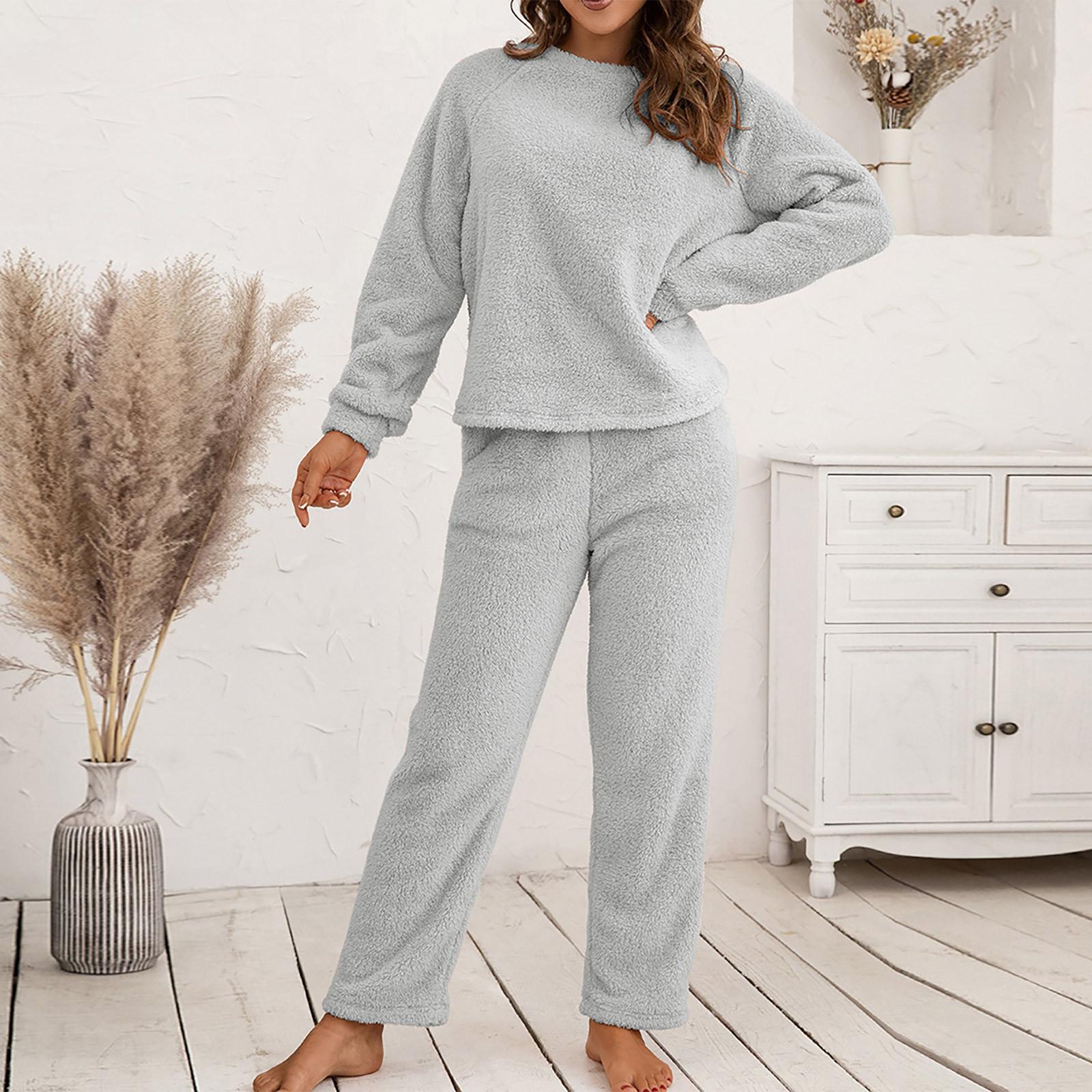 Women’s Long Sleeve Crew Neck Fleece Pajama Set Two Piece Soft Plush Loungewear Relaxed Fit Sleepwear Set for Home S