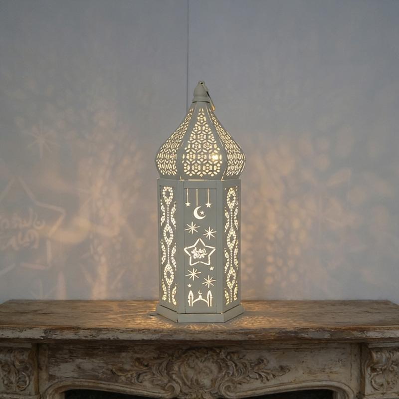 Decorative Candle Lanterns Moroccans Lanterns Retro Golden Metal Lanterns Candle Holder for Home Patios Outdoor Decors