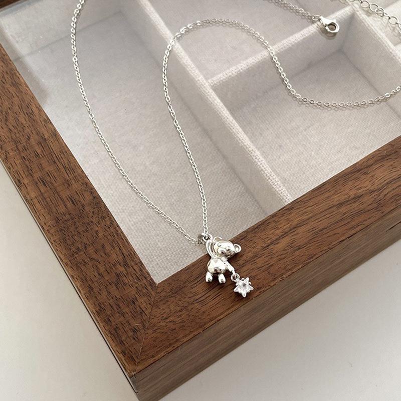 Fashion Sparkly Cute Bear Pendant Necklaces for Women Trendy Exquisite Clavicle Chain Jewerly Birthday Gift