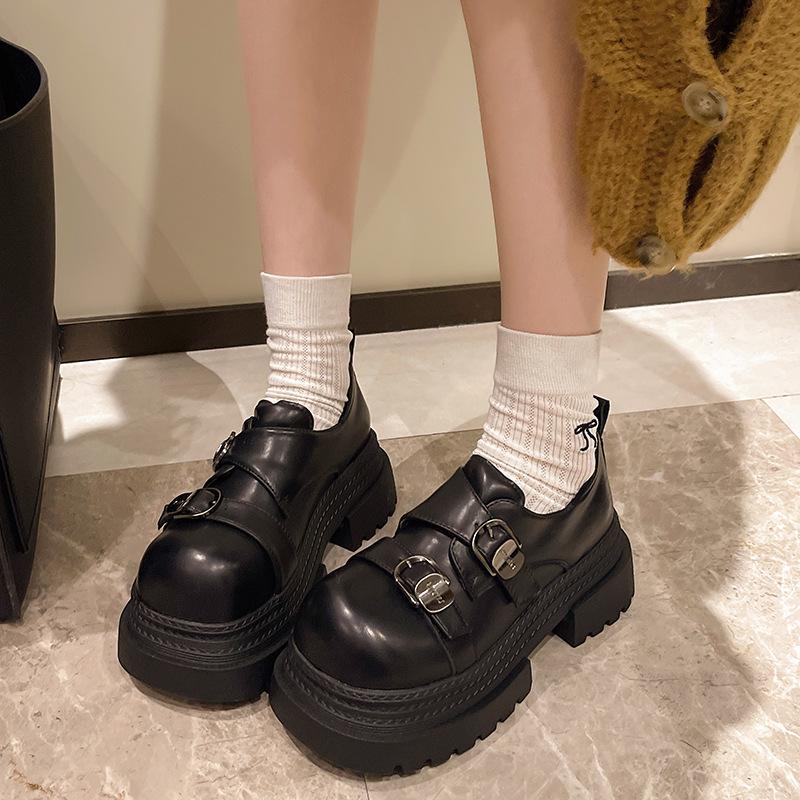 Slipper Damen 2025 Herbst neu super angesagt Retro kleiner Mann dicke Sohle Höhe Pendeln Mode kleine Lederschuhe Damenschuhe