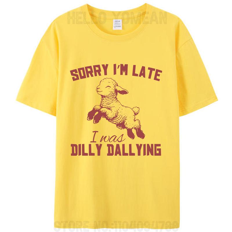 Promiň, že jdu pozdě, loudal jsem se. Vtipné meme s kozou, jak skáče. Unisexové módní bavlněné tričko s kulatým výstřihem a grafickým Y2k topem.