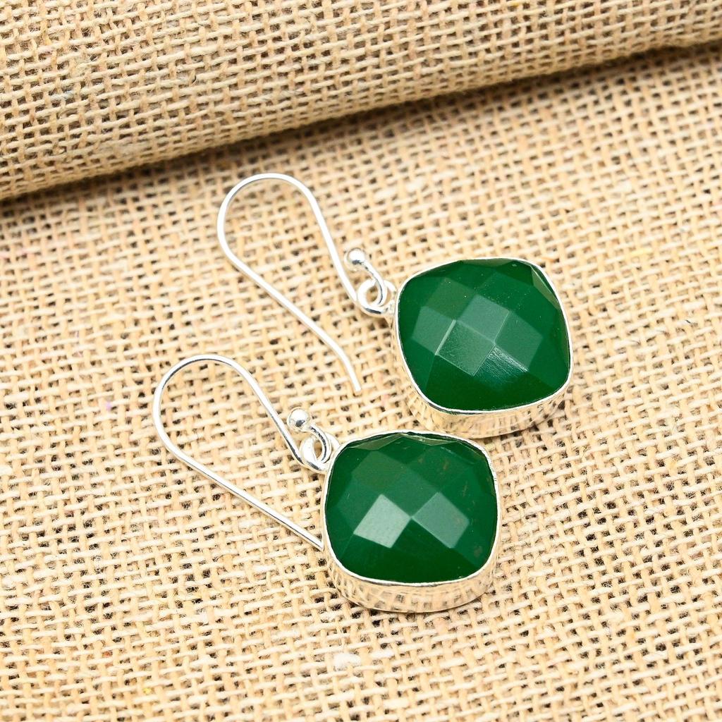 Herrlicher grüner Onyx-Edelstein, handgefertigter Schmuckohrring aus 925er Sterlingsilber für Sie