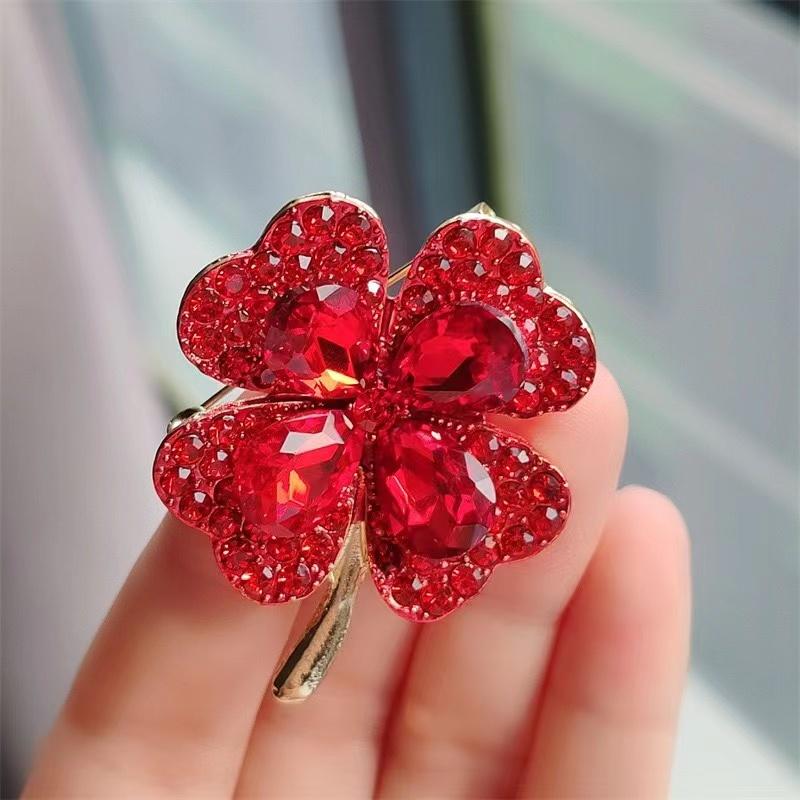 Fashionable And Minimalist Four Leaf Clover Women'S Brooch, Anti Glare Fixed Clothing Accessories Jewelry