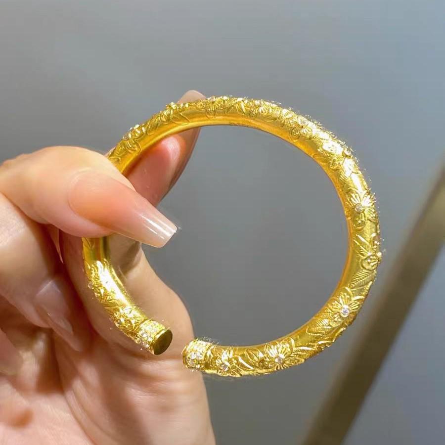 Golden Rhinestone Sakura Petal Bracelet – Imitation Vietnamese Sand Gold Jewelry