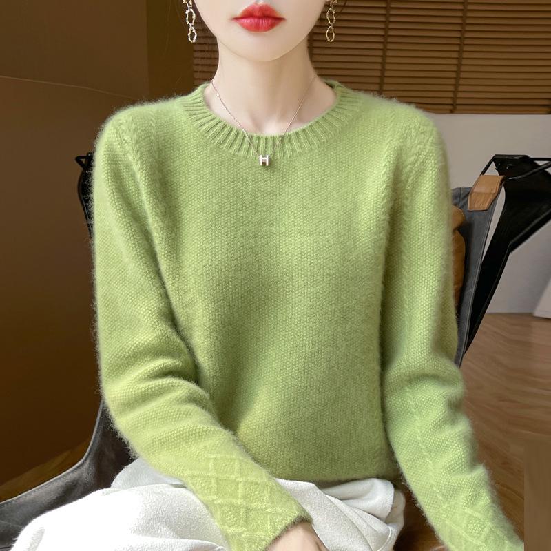 Women's 100% Wool Thick Knitted Slim Sweater, Round Neck, Versatile Base Layer for Autumn/Winter Fashion.