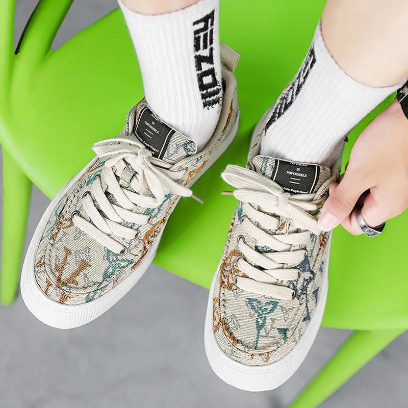 Platform Sneakers Men's Casual Shoes Fashion Printed Canvas Sports Shoes Male Flats Non-slip Thick Sole Lace-up Skateboard Shoes