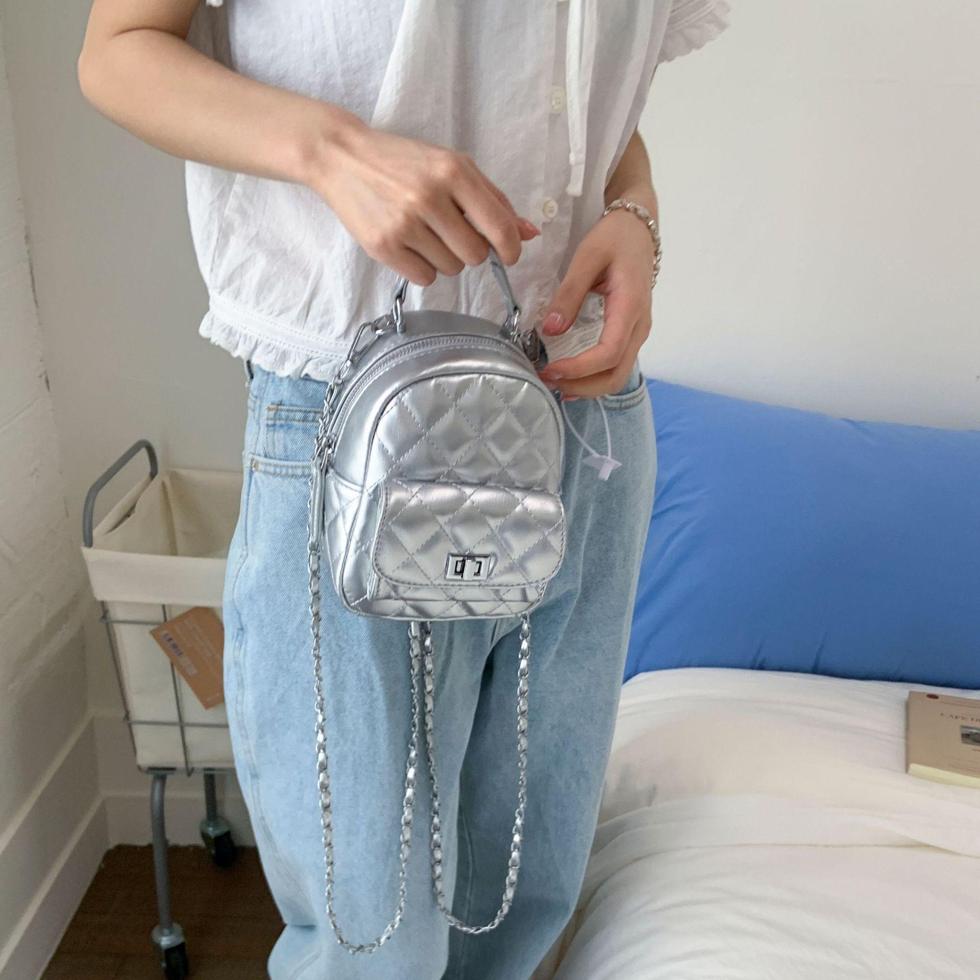 

Small Fragrance Backpack Women s 2025 New Fashion Korean Backpack Diamond Chain Premium Texture Handbag серебряный