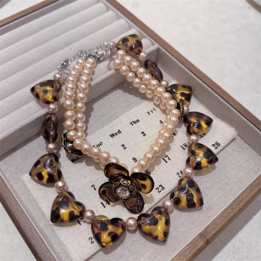 Vintage Pearl Beaded Choker Leopard Clavicle Chain Sweet Flower Heart Necklace  Women