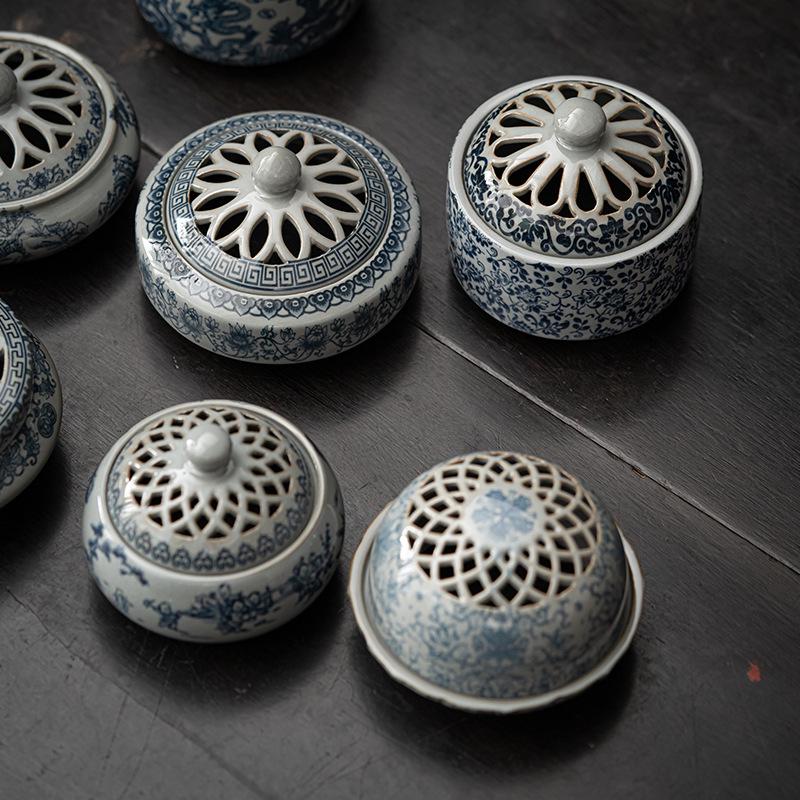 Blue & White Incense Burner: Aromatherapy Coil & Agarwood Fumigation, Indoor Sandalwood Burner, Creative Home Ornament.
