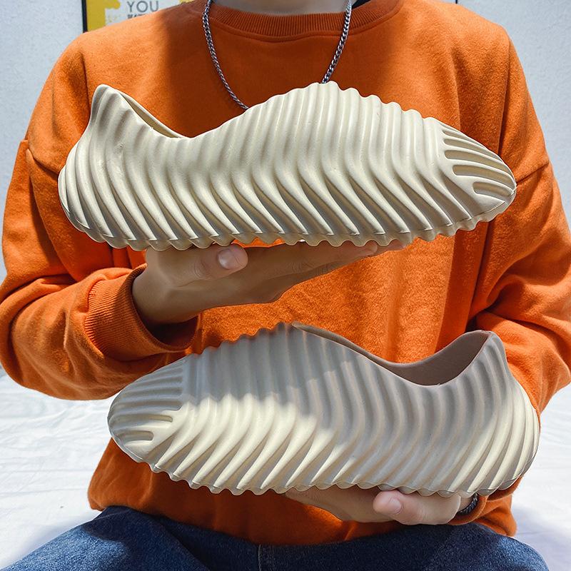 

Модные домашние тапочки унисекс для мужчин и женщин на открытом воздухе из ЭВА 2024 года, новые классные сандалии с мягкой подошвой, трендовые тапочки, легкая пляжная обувь, домашние тапочки 46 бежевый