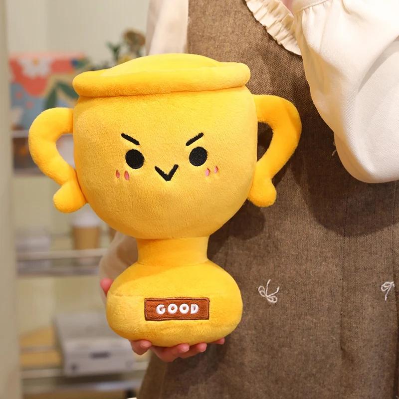 Lustige Trophäe Stoffpuppe Weicher Flauschiger Guter Pokal Plüschtier Kawaii Trophäe Plüschtier Geburtstagsgeschenk Heim- und Bürodekoration 14cm Pendant