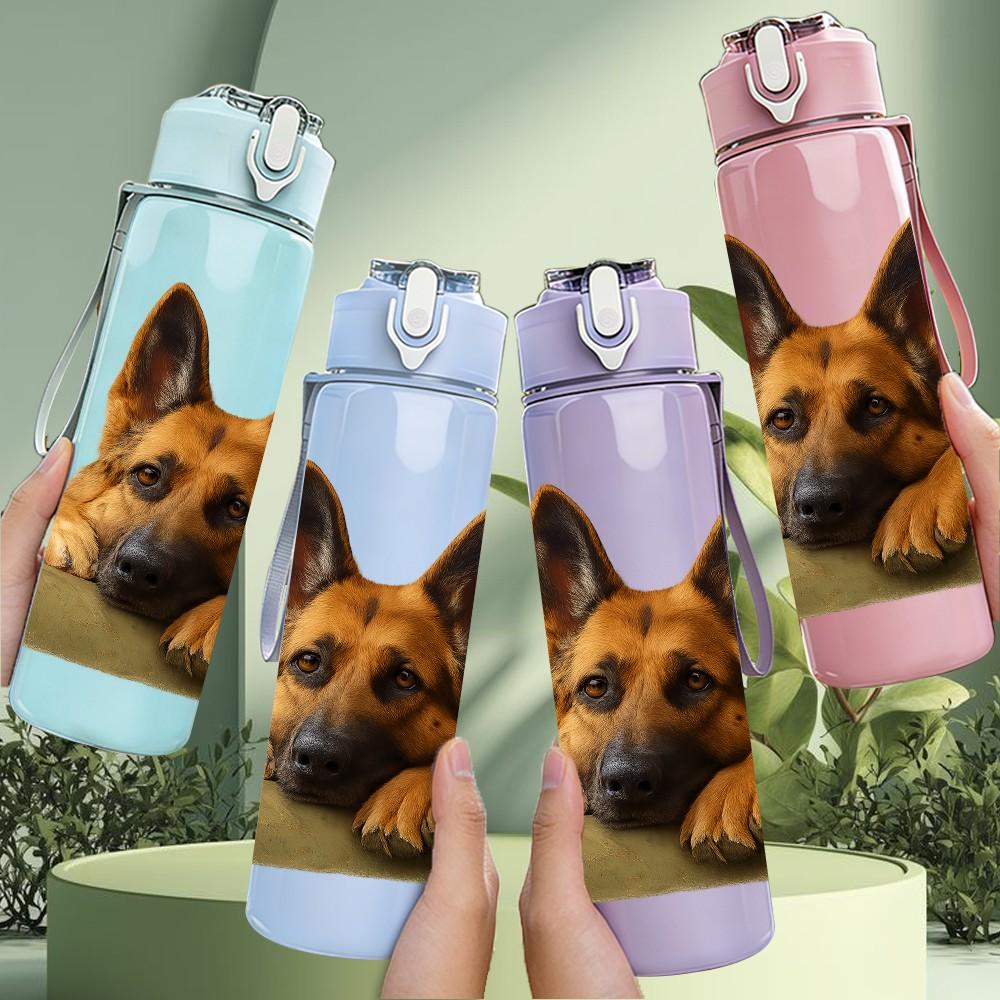 1PC German Shepherd Sit Pose 750ml Color Plastic Sports Water Bottle Leakproof Flip Straw Lid Suitable for Sports Office Home Use