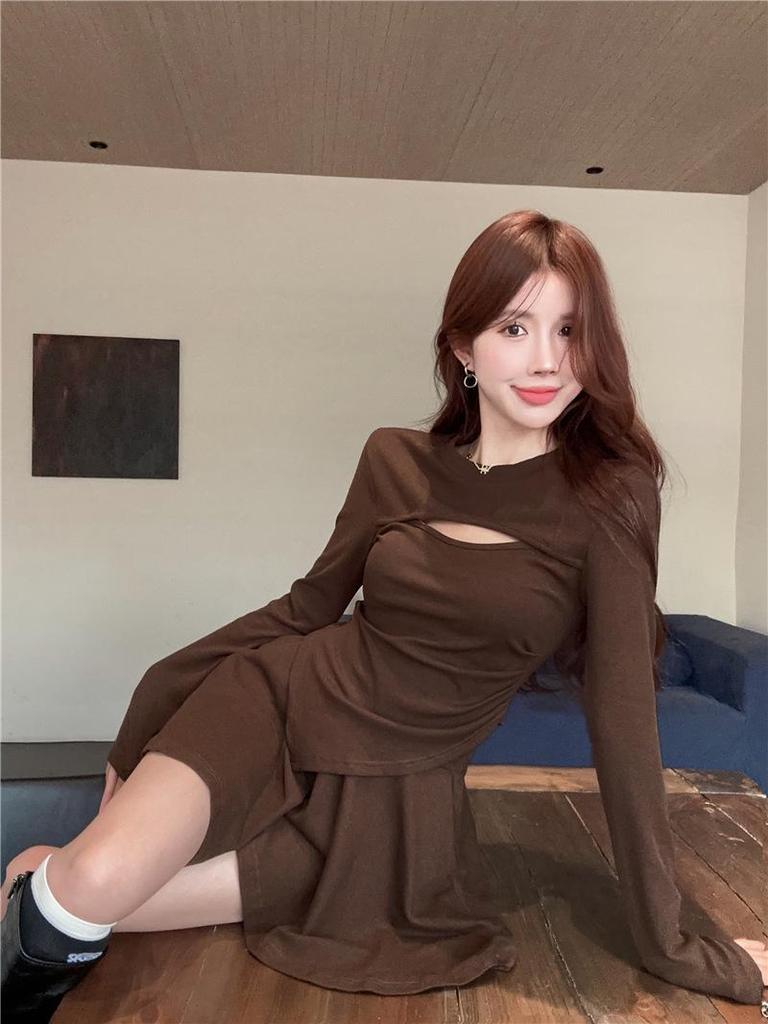 Dámský elegantní dvoudílný set pro raný podzim: Neobvyklý dutý design ležérní top a sukně