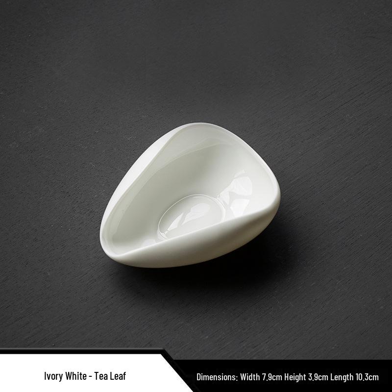 Dehua White Porcelain Tea Scoop for Pu'er Tea Ceremony – Ceramic Tea Leaf Holder and Viewing Tool.