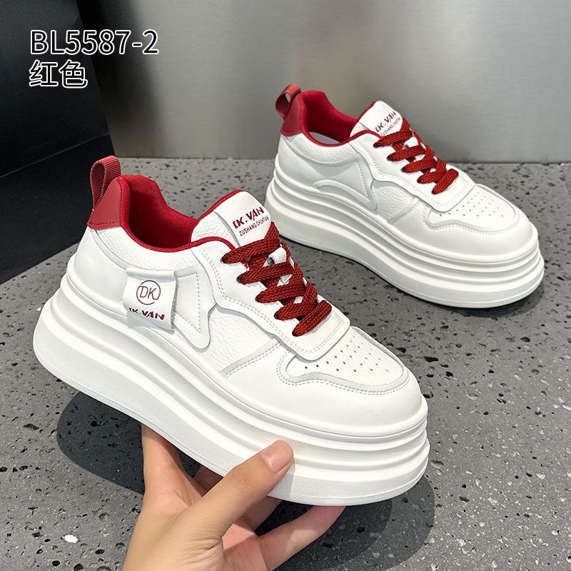 Women's 2026 Spring and Autumn New Lightweight Platform Fashion Comfortable Versatile Casual Board Shoes