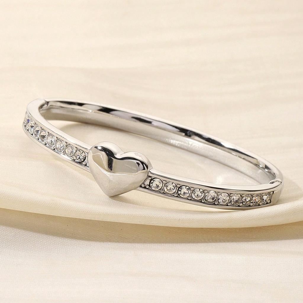 European and American Titanium Steel Bracelet Open Bracelet Heart Shaped Hand
