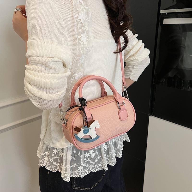 Niche Portable Bowling Bag Women's 2025 Summer New Fashion Texture Shell Bag Versatile Shoulder Messenger Bag