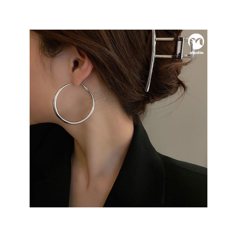

European and American Minimalist Large Size Ear Clip Special-Interest Design Big Ring A Pair of Pierced Ears [Earrings]