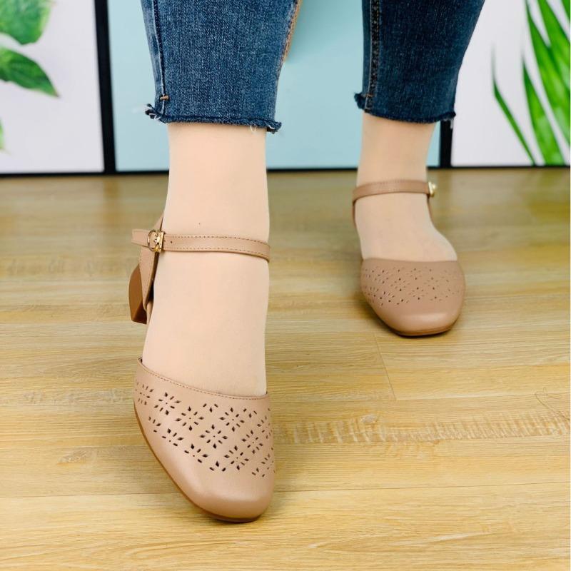 Summer new thick heel women's shoes front bag empty one-word buckle casual old single sandals