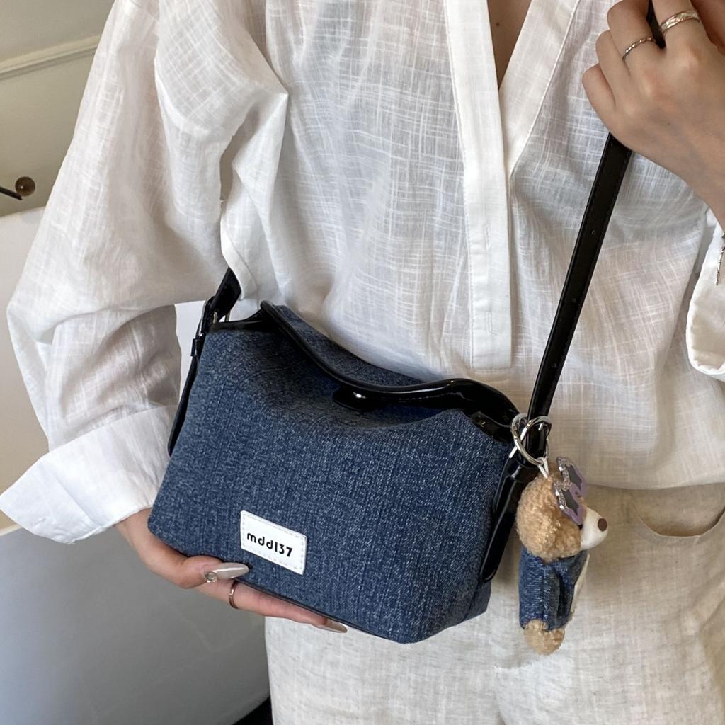 Fashion denim small bag women's 2025 new casual commuter shoulder bag high-end simple underarm messenger bag